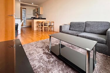 2 bed flat, Lvl 10 55 Degrees North, City Centre, Newcastle, NE16BJ - Image 2